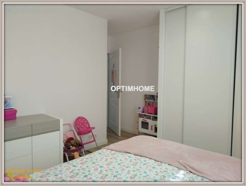 Maison à VILLEBOIS-LAVALETTE