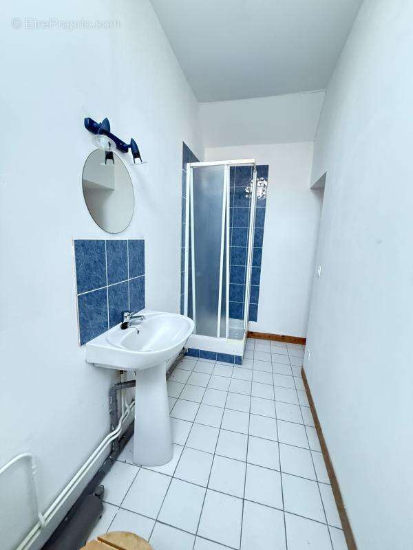 BELLE OPPORTUNITE ! Maison en pierre de 165m², pleine de charme, 4 chambres, Cour intérieure de 379m² 93 000 € - photo 37