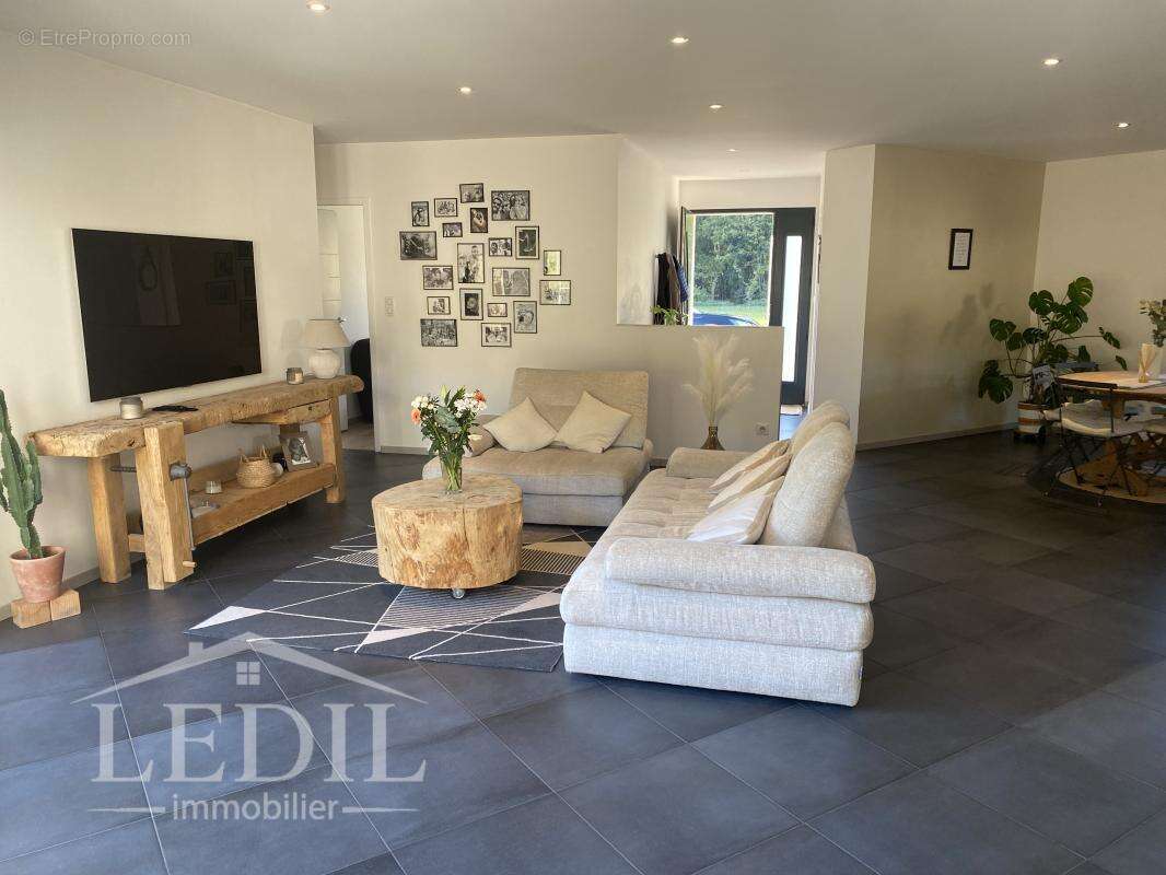 Maison à COLAYRAC-SAINT-CIRQ