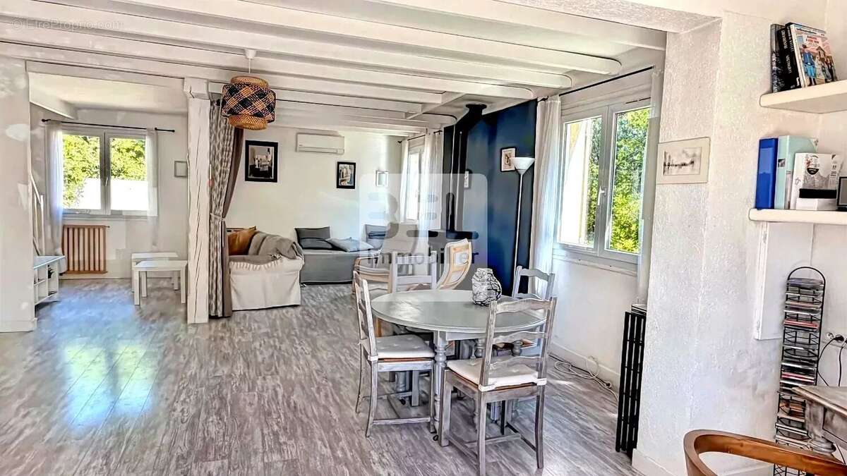 Maison à CHATEAUNEUF-DE-GADAGNE
