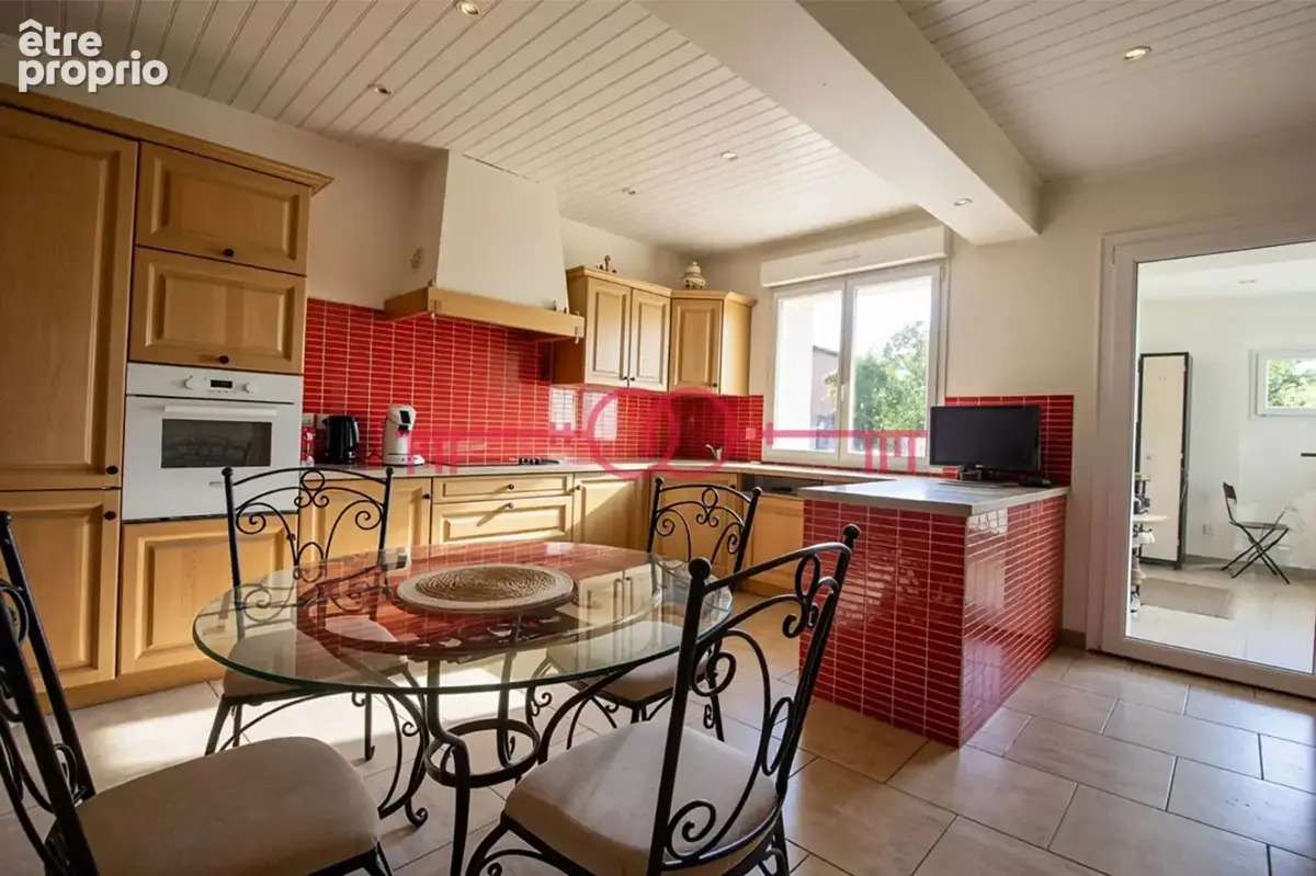 Maison familiale de 277 m² - 5 chambres - Plain-pied possible - Thibie - photo 3