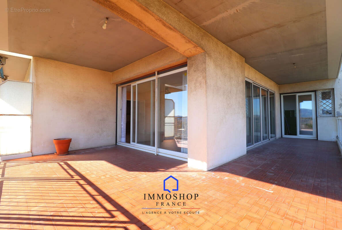 Appartement à MARSEILLE-4E