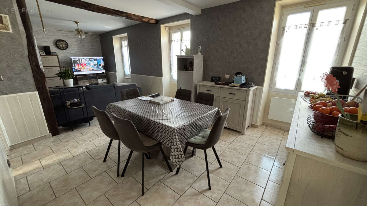 Maison à BEAUVILLIERS