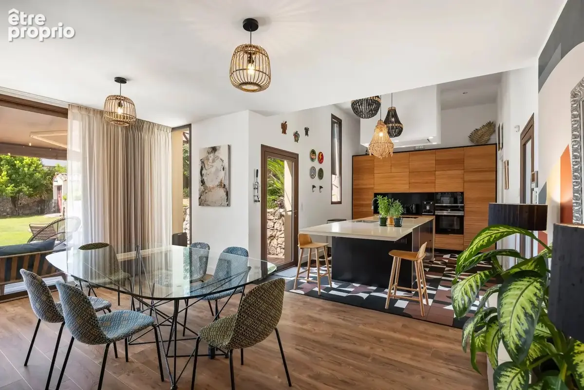 MOUGINS - Élegante bastide renovée de 1887  – Quartier résidentiel au calme à proximité des commerces - photo 19