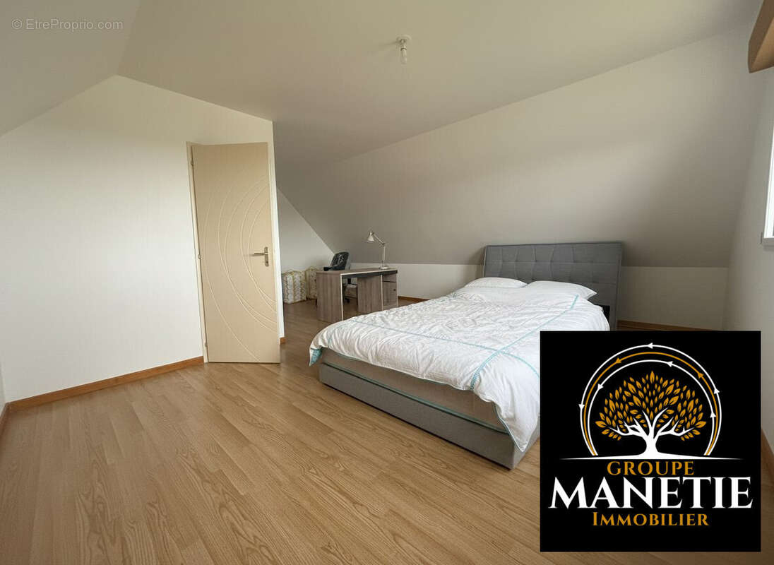 grande chambre 1 autre coté - Maison à GOUY-SOUS-BELLONNE