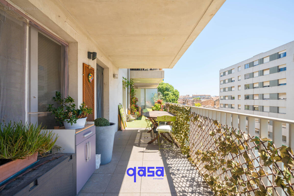 Appartement à MARSEILLE-1E