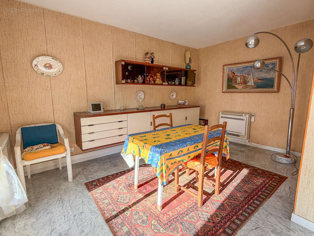 Appartement à SAINT-LAURENT-DU-VAR