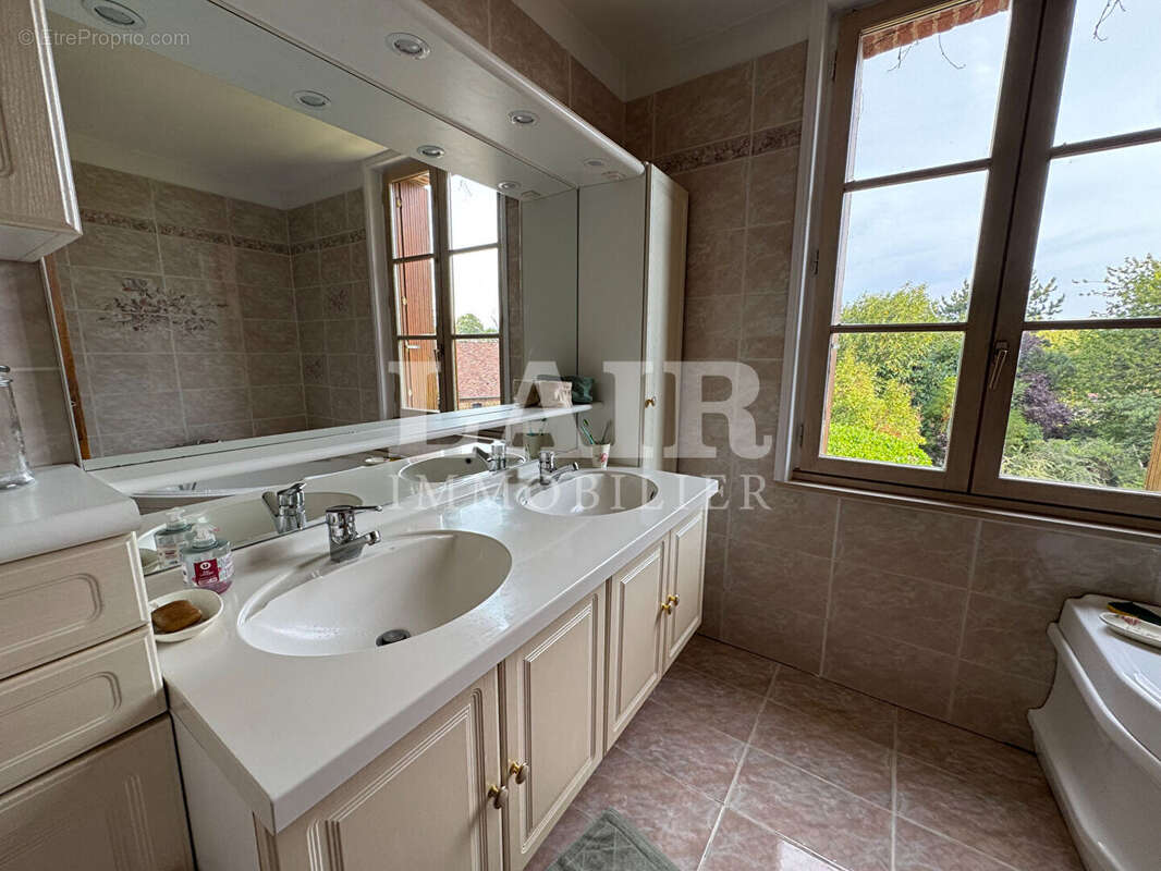 Maison à VERNEUIL-SUR-AVRE