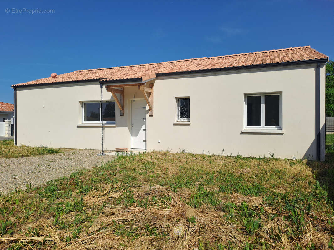 Maison à MONTESQUIEU