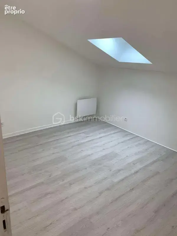 Immeuble  3 logements + garage – Partiellement rénové - photo 9