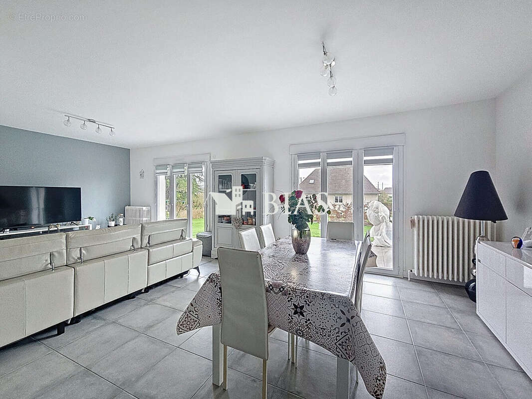 Maison à LE NEUBOURG