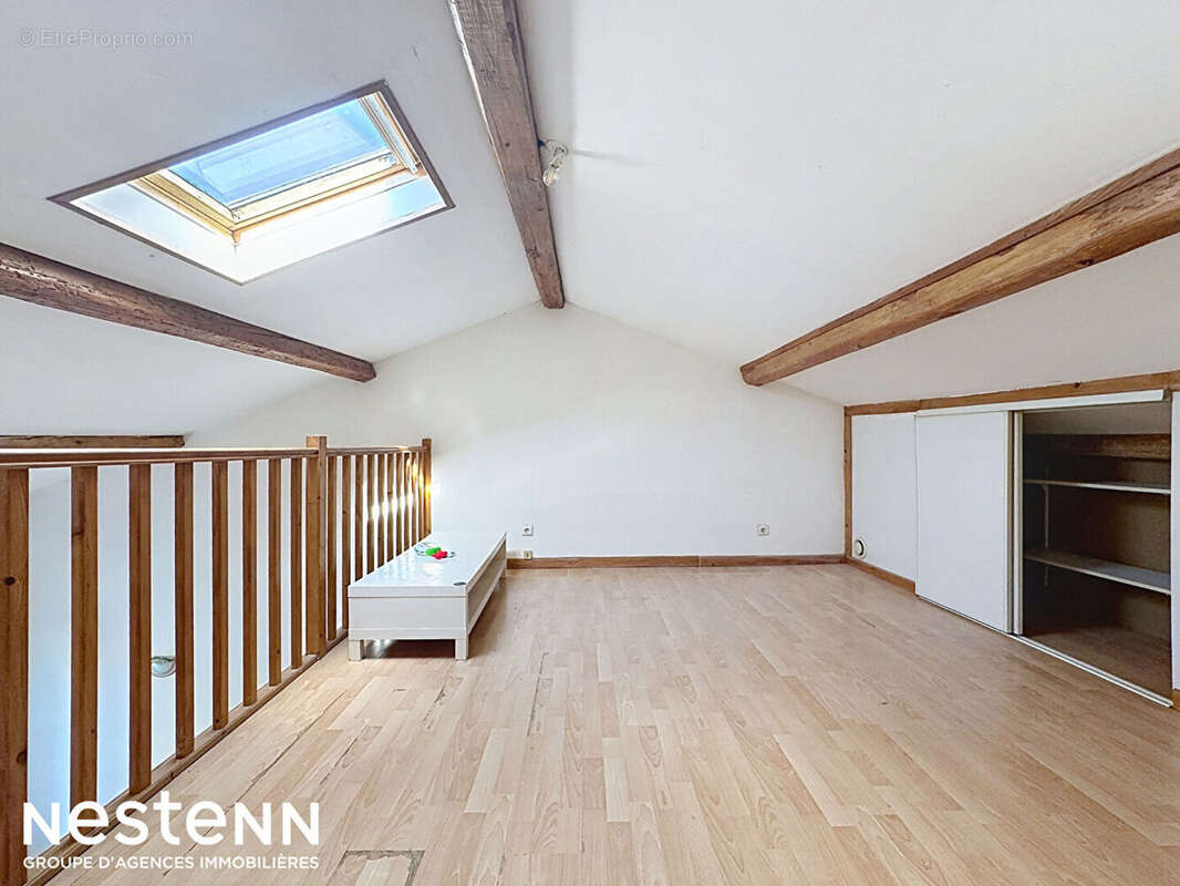 Appartement avec mezzanine mansardée au coeur de Névian - photo 6