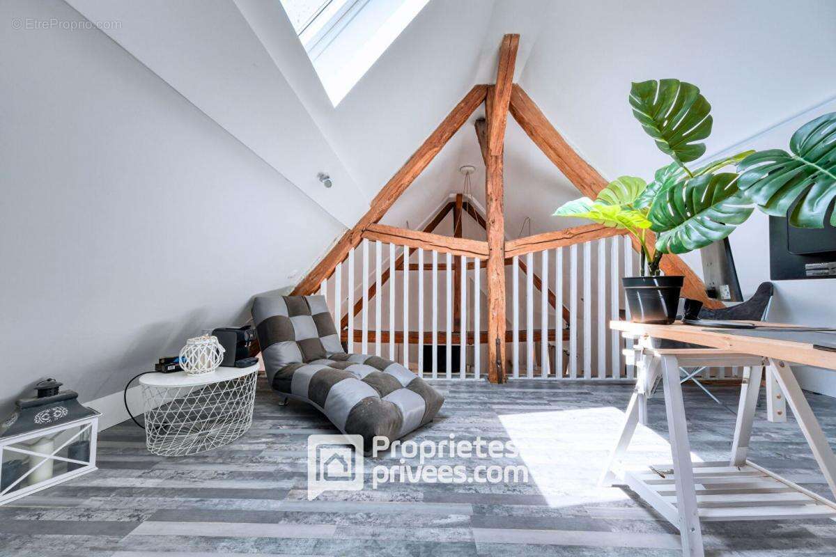 Maison à FONTENAY-LES-BRIIS