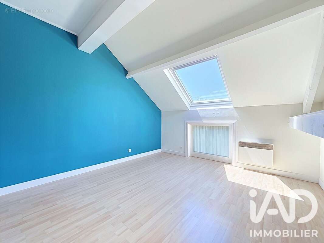 Maison 178 m² à Saint-Prix  - photo 9