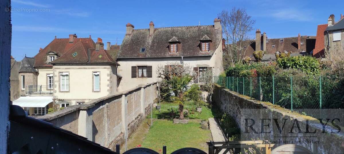 Maison à AUTUN