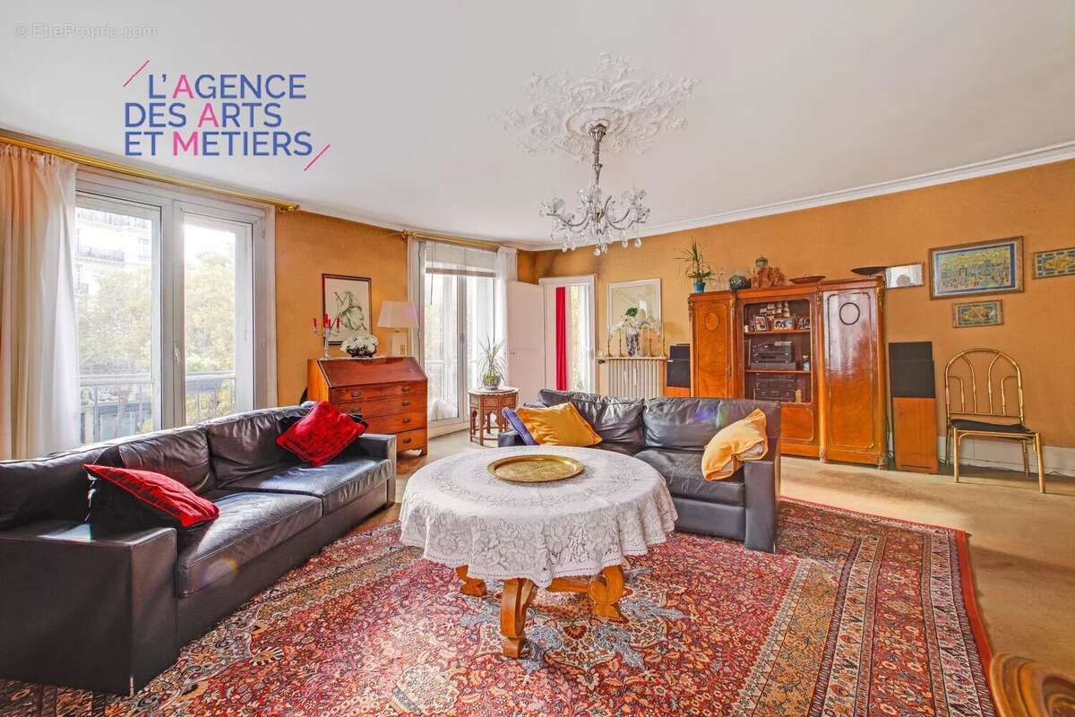 Appartement à PARIS-10E