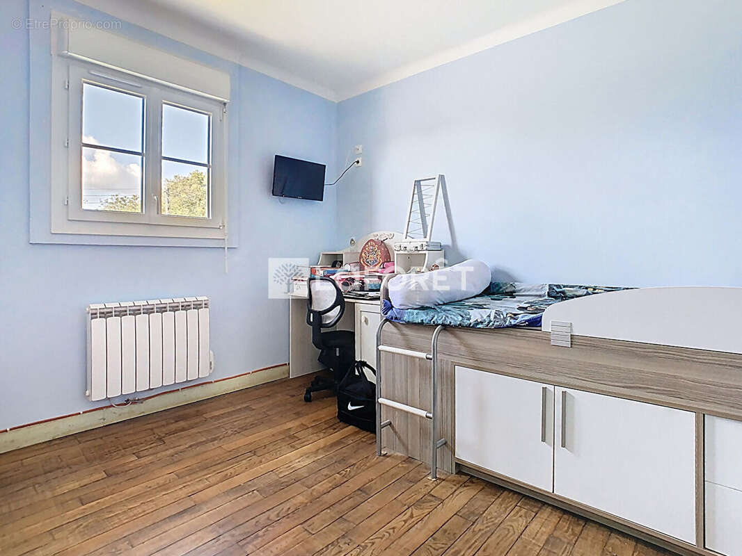 Maison à LES CHARMONTOIS