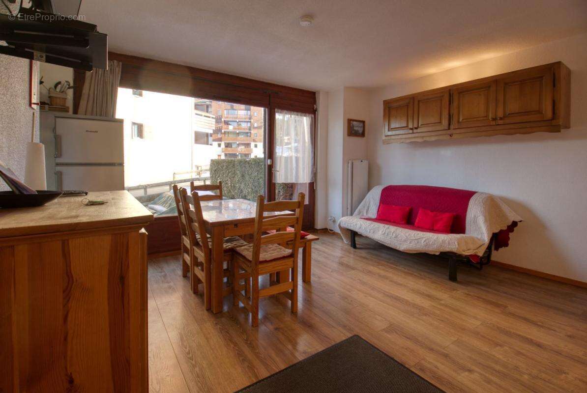 Appartement à MORILLON