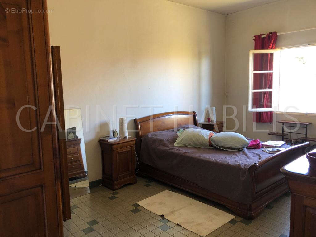 A vendre - une maison a demolir ou a renover sur un terrain de 651 m2 environ - le tampon - 297 500 € hai - photo 4