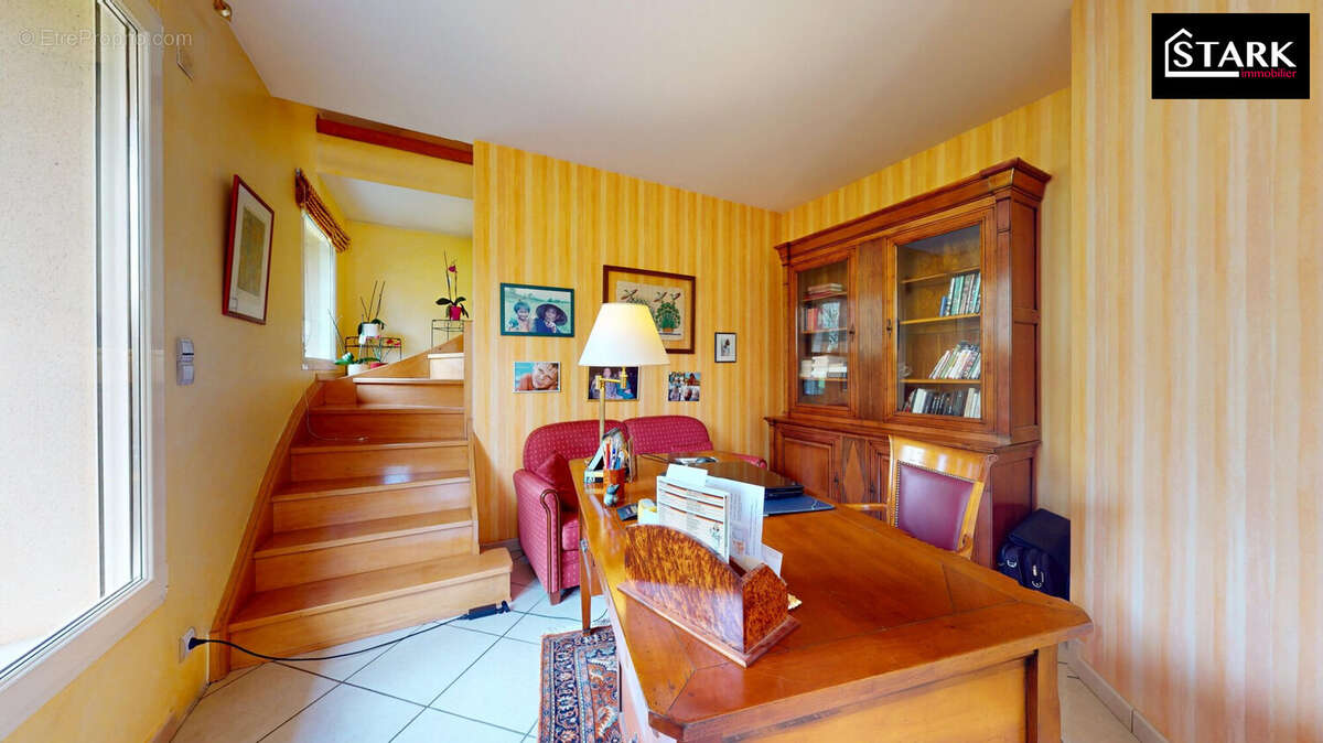 Maison 182 m² à Saint-Germain-Le-Chatelet  - photo 4