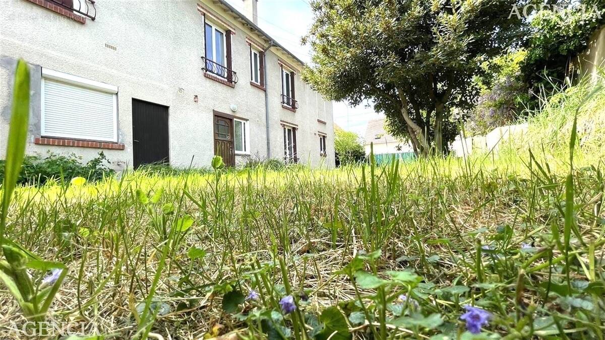 Appartement à PONTAULT-COMBAULT