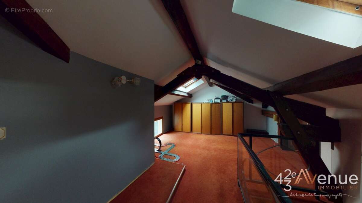 Appartement à SAINT-ETIENNE