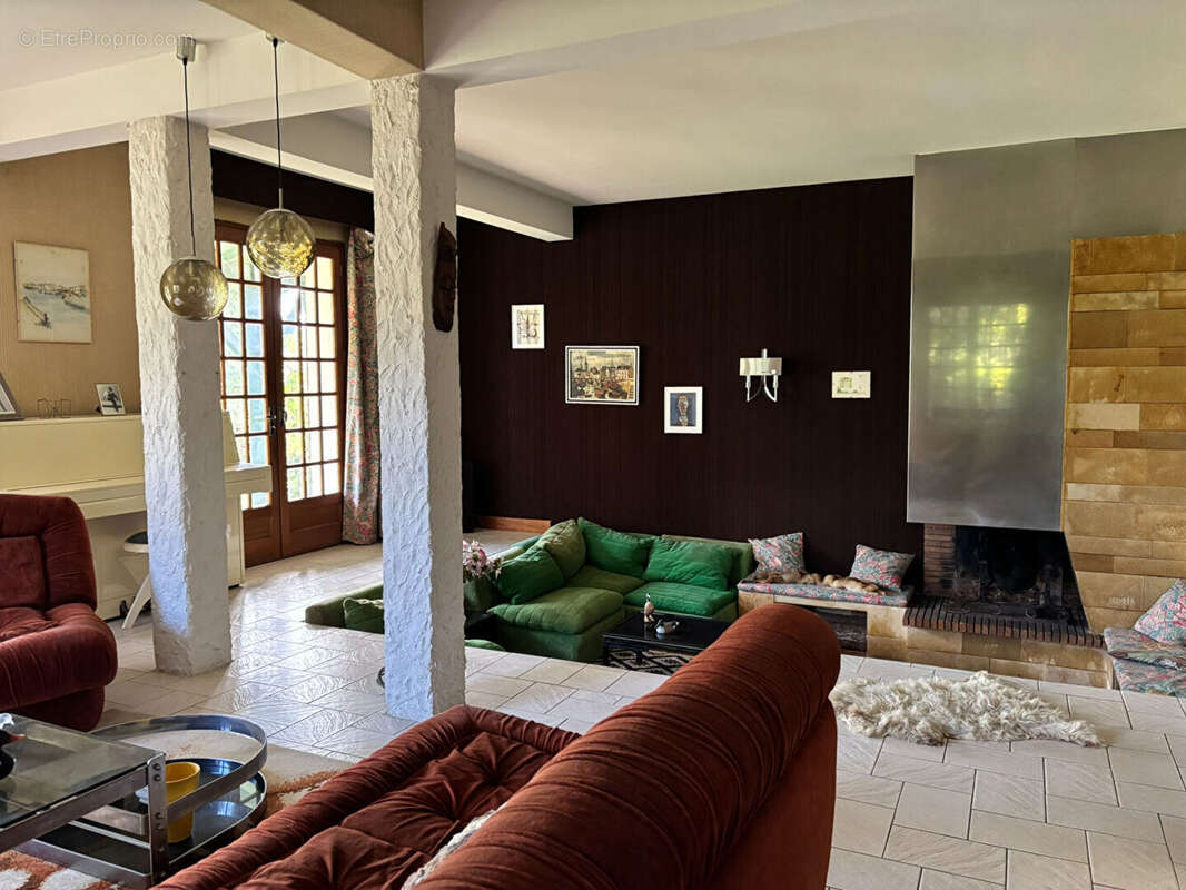 Maison à SAINT-PIERRE-D'EXIDEUIL