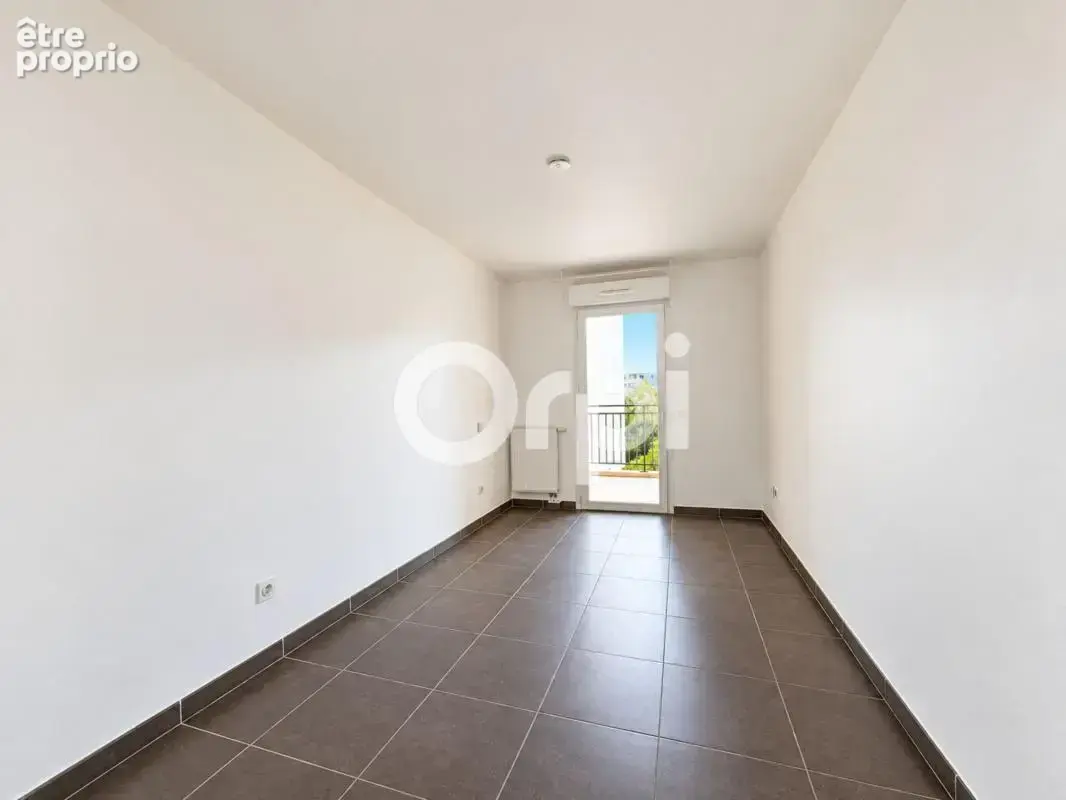 Proche commerces & transports - 2 chambres - garage - photo 5