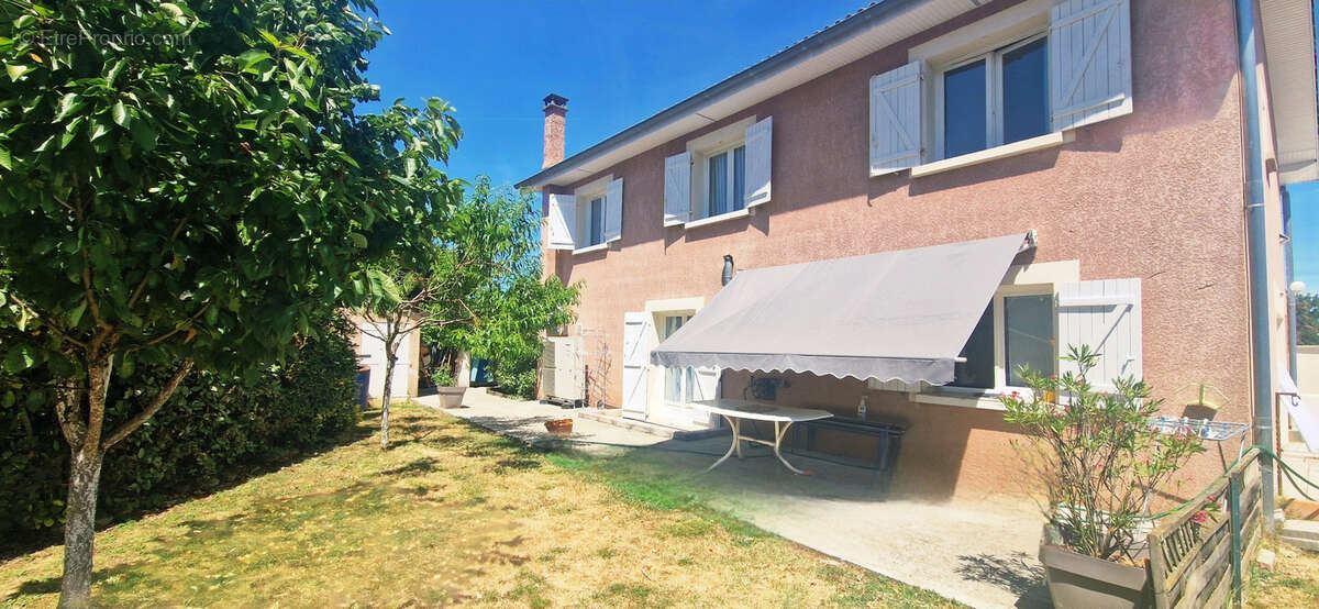 Maison à CHAVANOZ