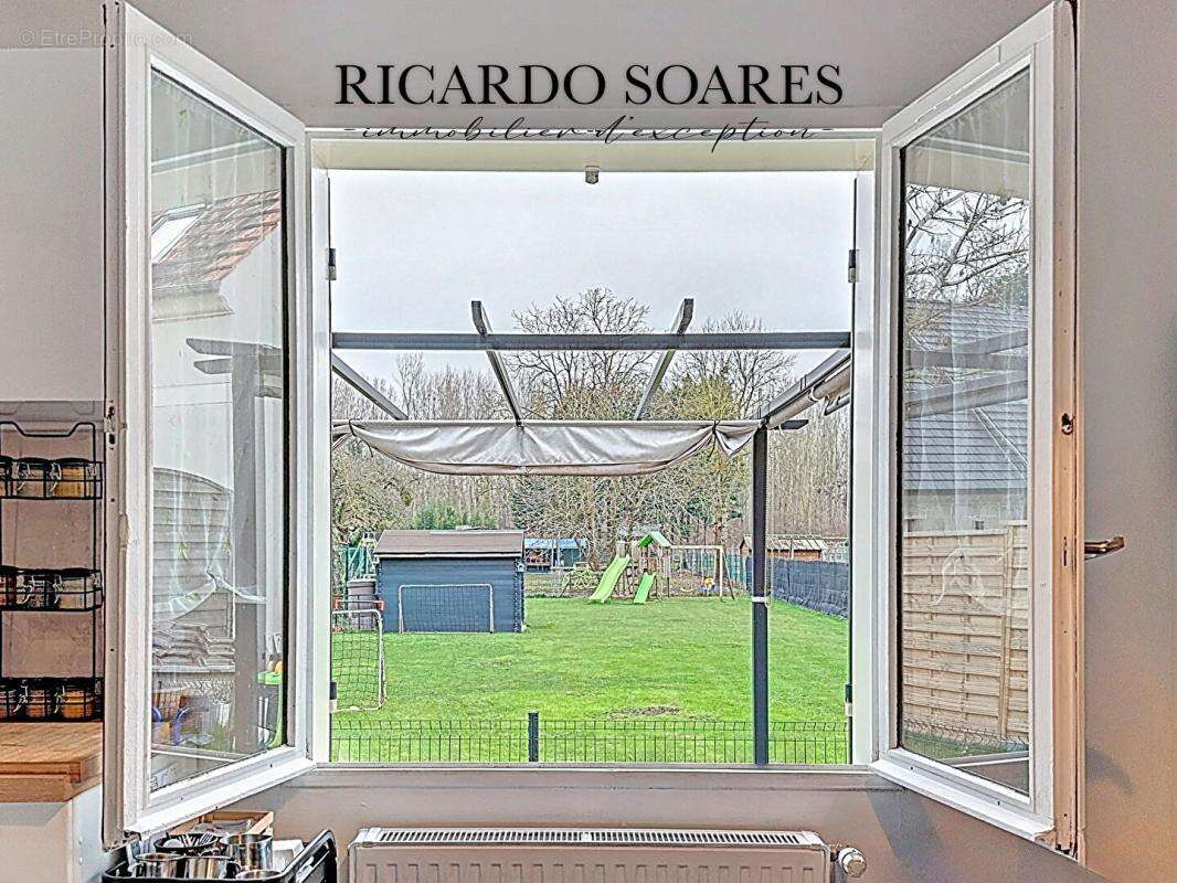 Maison à CHEVRIERES