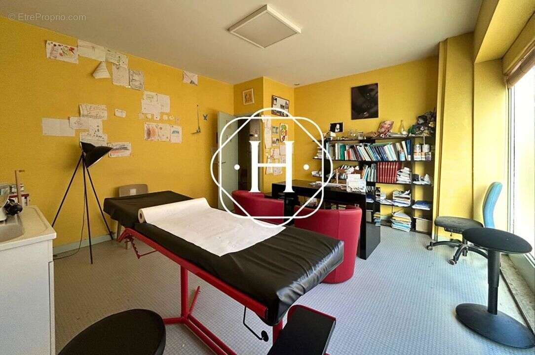 Commerce à VILLARS-LES-DOMBES