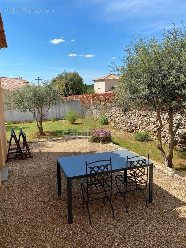 Maison à vendre 5 minutes d’Uzès : Villa lumineuse T5 116 m2 avec piscine, garage, terrain 1200m2 - photo 23