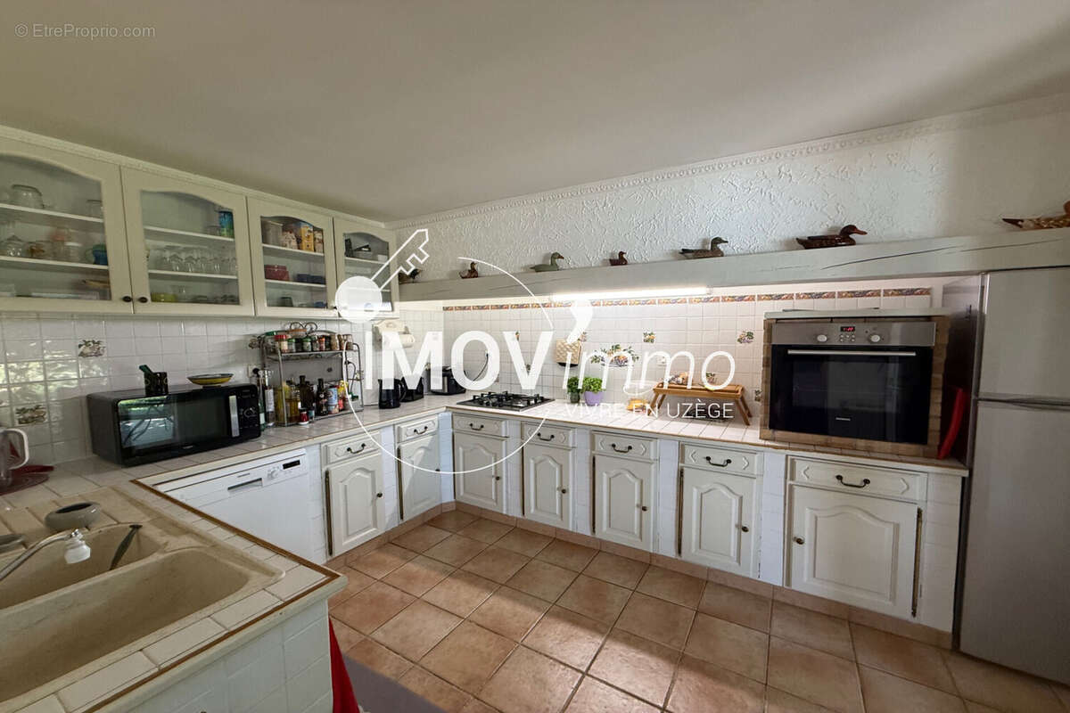Maison 122 m² à Uzes  - photo 4
