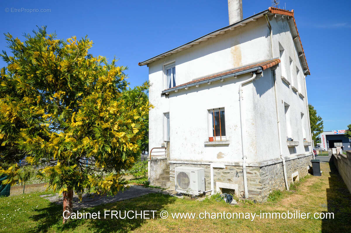 Centre ville de CHANTONNAY - Agréable maison proche commerces et services - photo 12