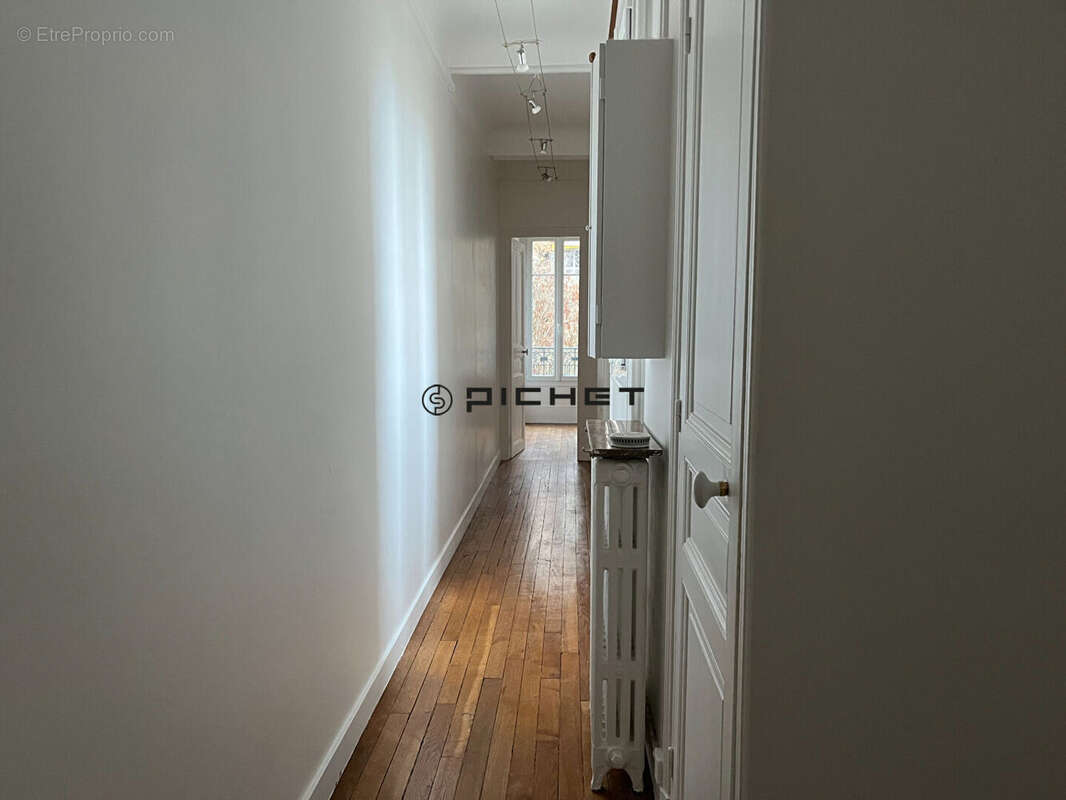 Appartement à PARIS-15E