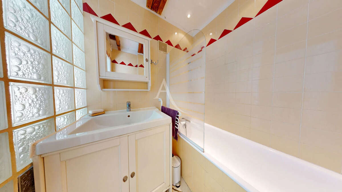 Appartement à PARIS-10E