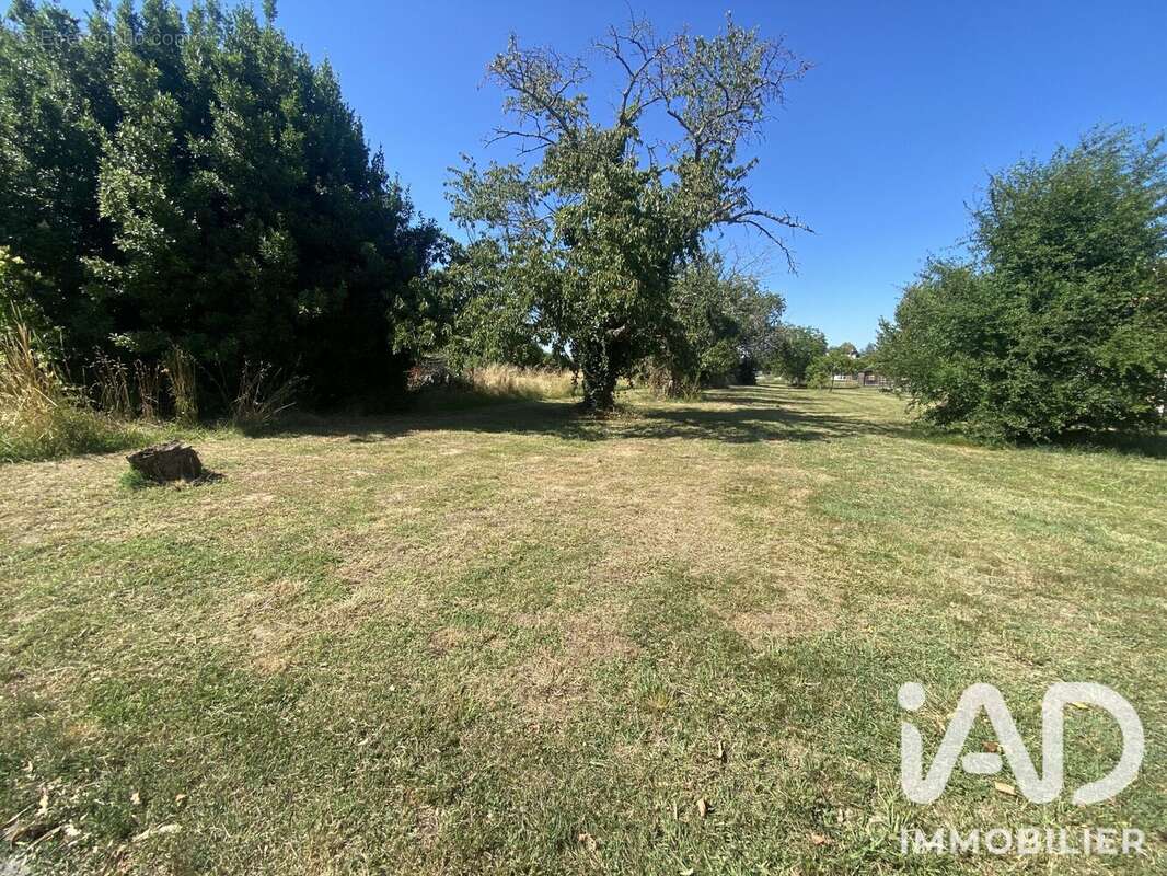 Terrain 1215 m² à Arveyres  - photo 4