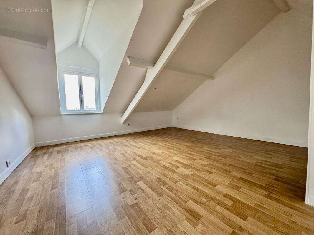 Très belle  Longère  de 129m2 , 3 chambres , grand jardin  GLISY (10mn d'Amiens ) - photo 8
