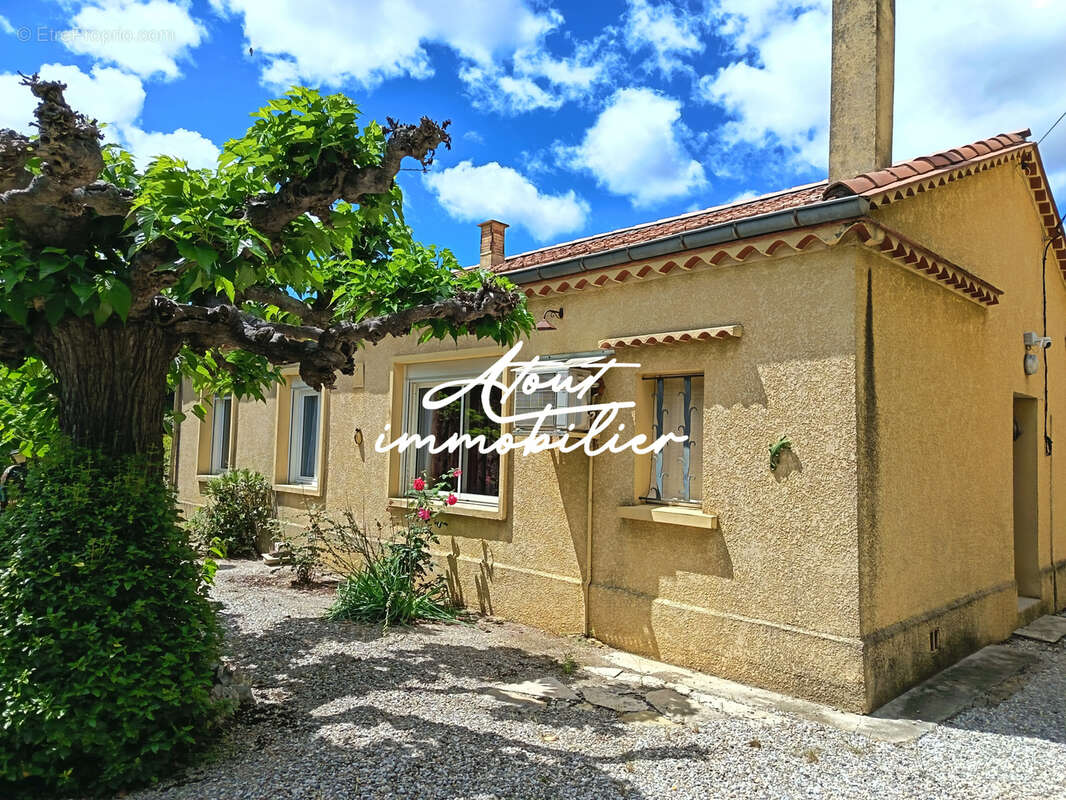 Maison de plain à rénover avec garage non attenant . Fort potentiel à PLAISSAN - photo 8