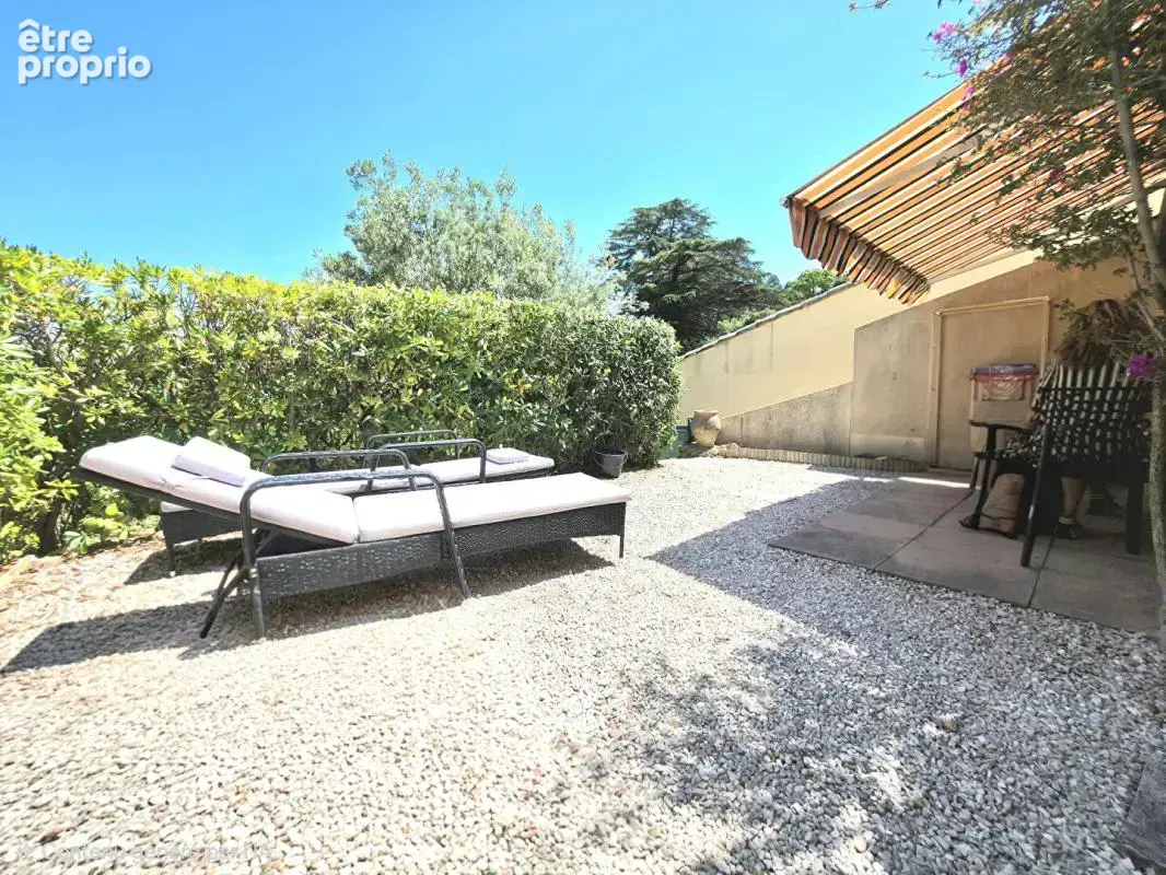 Maison Le Lavandou 35 m2 ,piscine ,terrasse face a la mer ,parking, cellier - photo 9