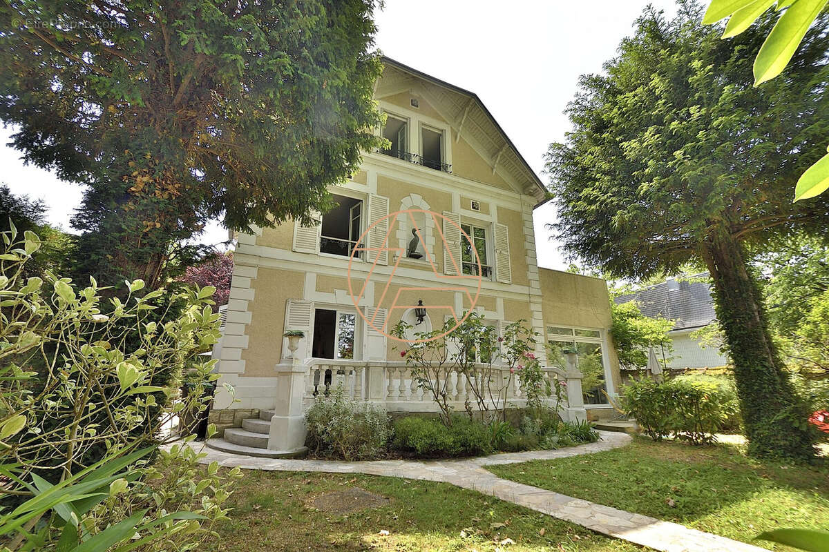 Maison à SAINT-MAUR-DES-FOSSES