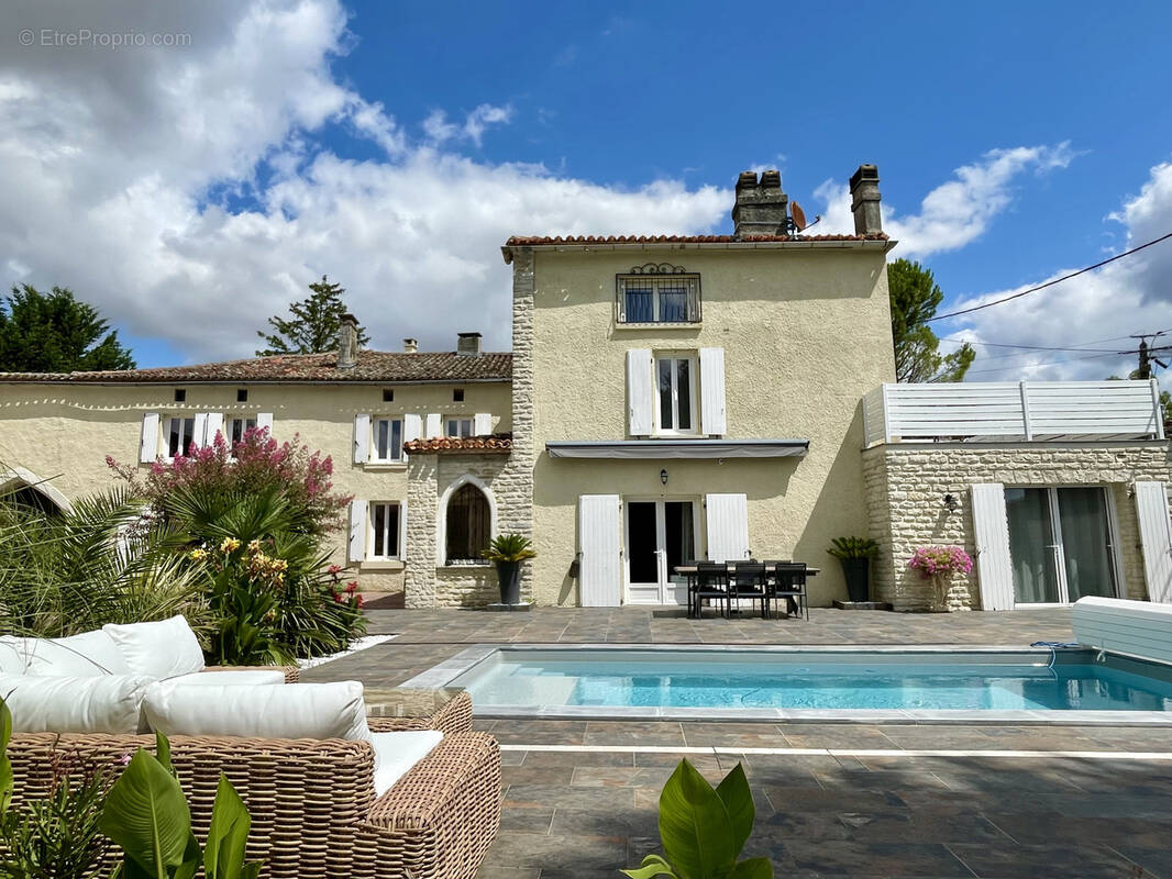 Maison à CHAMPNIERS