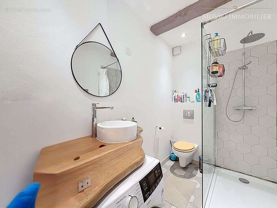 Appartement à MARSEILLE-6E