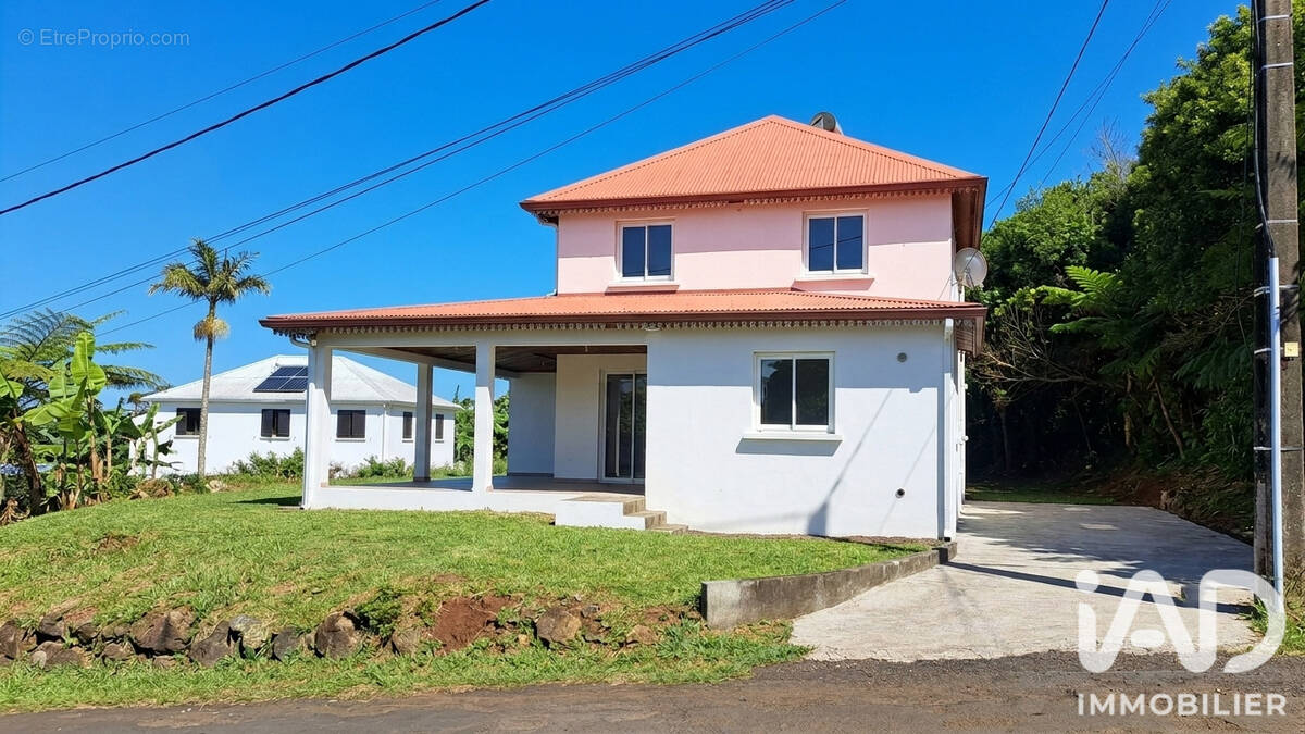 Photo 1 - Maison à SAINT-JOSEPH