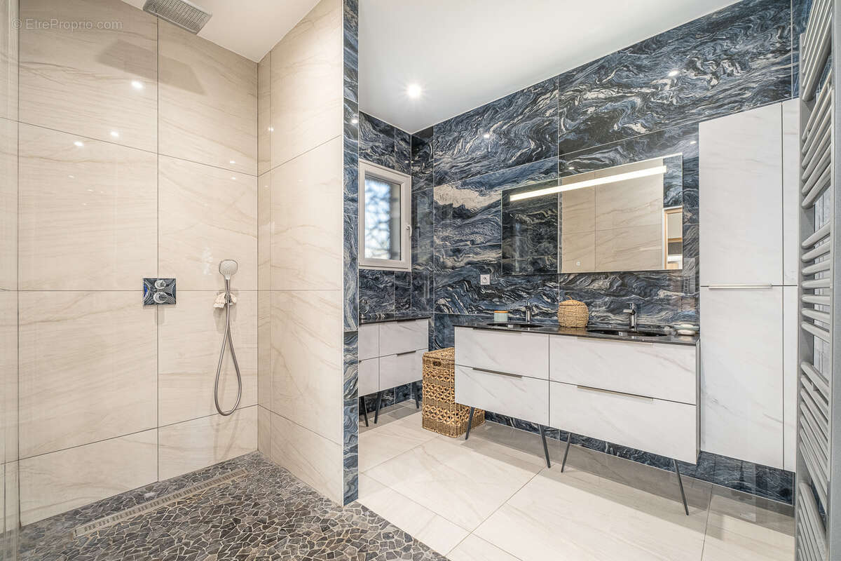 Maison à ROQUEVAIRE