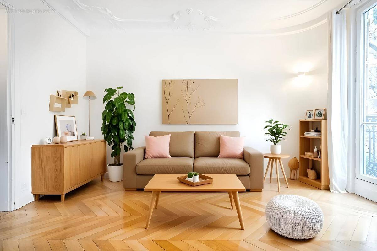 Appartement à PARIS-16E