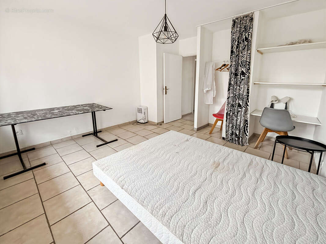 Appartement à MARSEILLE-3E