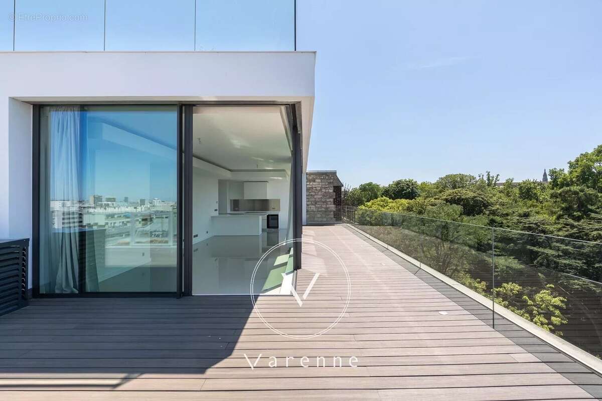 Paris 14e - Parc Montsouris - Duplex d'exception rénové à vendre -  5 pièces - 3 chambres - Terrasses - 250 m² - photo 2
