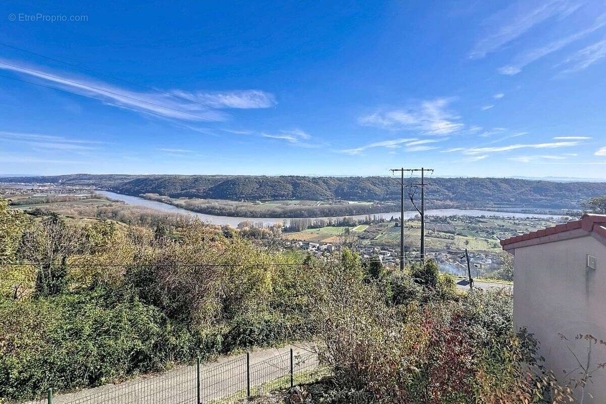 Appartement à CONDRIEU