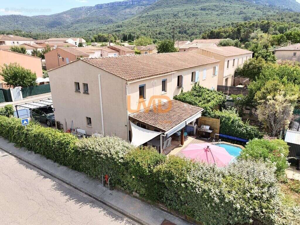 Pourcieux: T4 86m2 piscine garage - photo 2